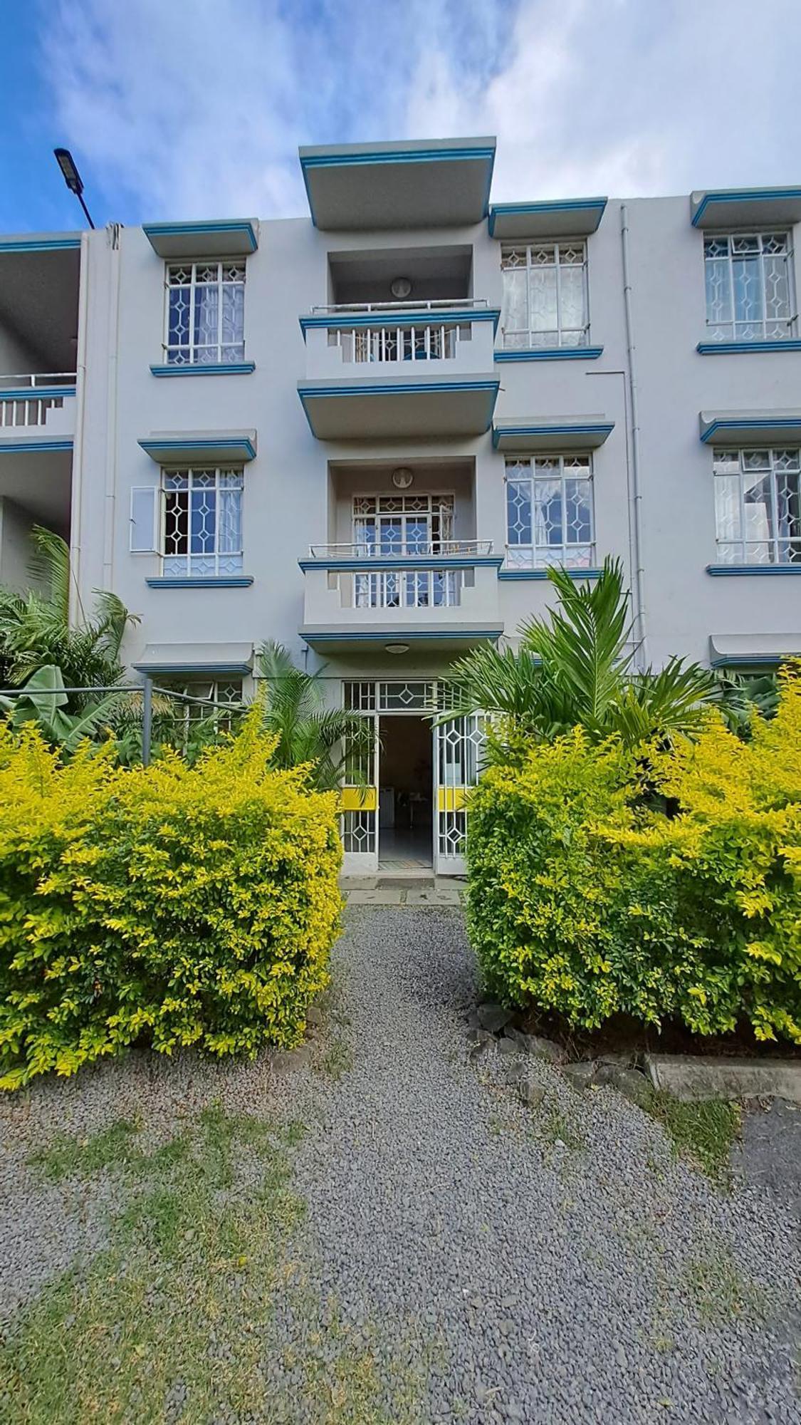 Allamanda Apartments - 100M Bain Boeuf Beach Екстериор снимка