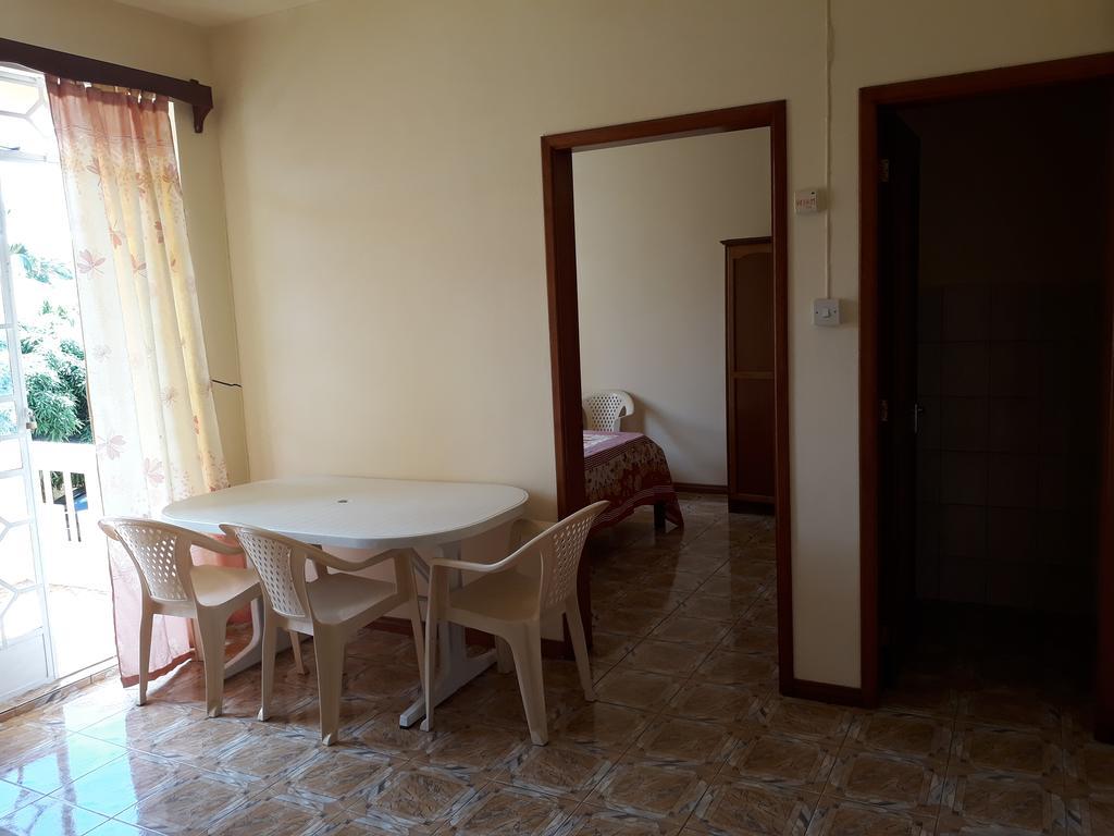 Allamanda Apartments - 100M Bain Boeuf Beach Екстериор снимка