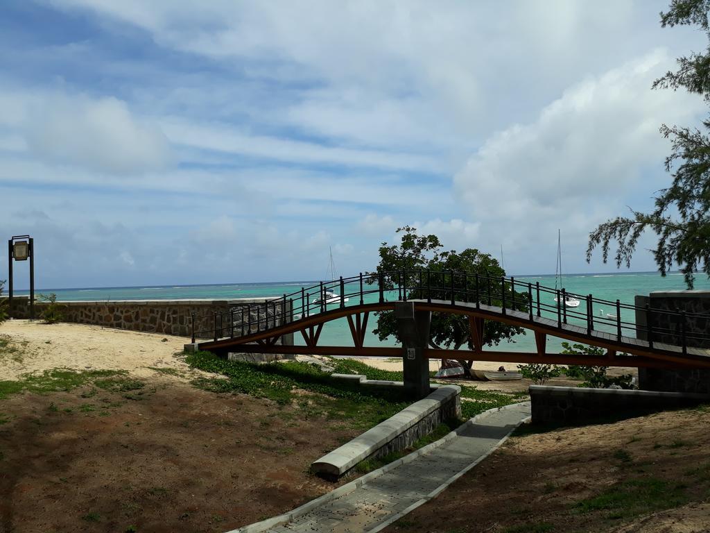Allamanda Apartments - 100M Bain Boeuf Beach Екстериор снимка