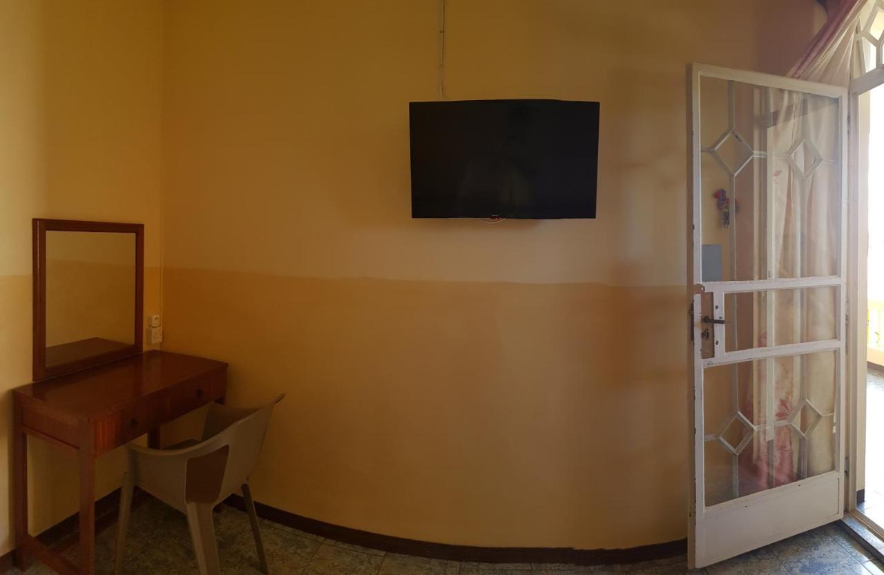 Allamanda Apartments - 100M Bain Boeuf Beach Стая снимка