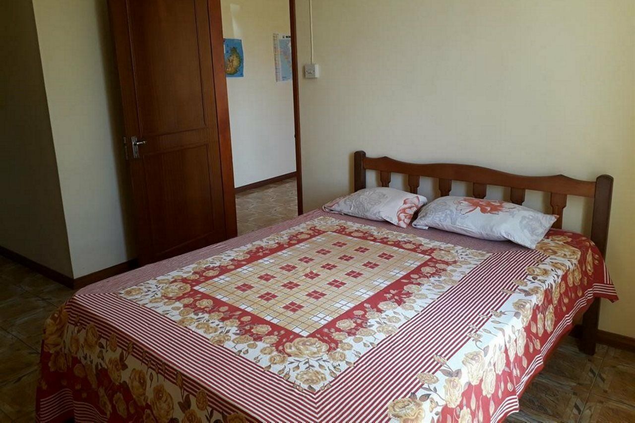Allamanda Apartments - 100M Bain Boeuf Beach Екстериор снимка